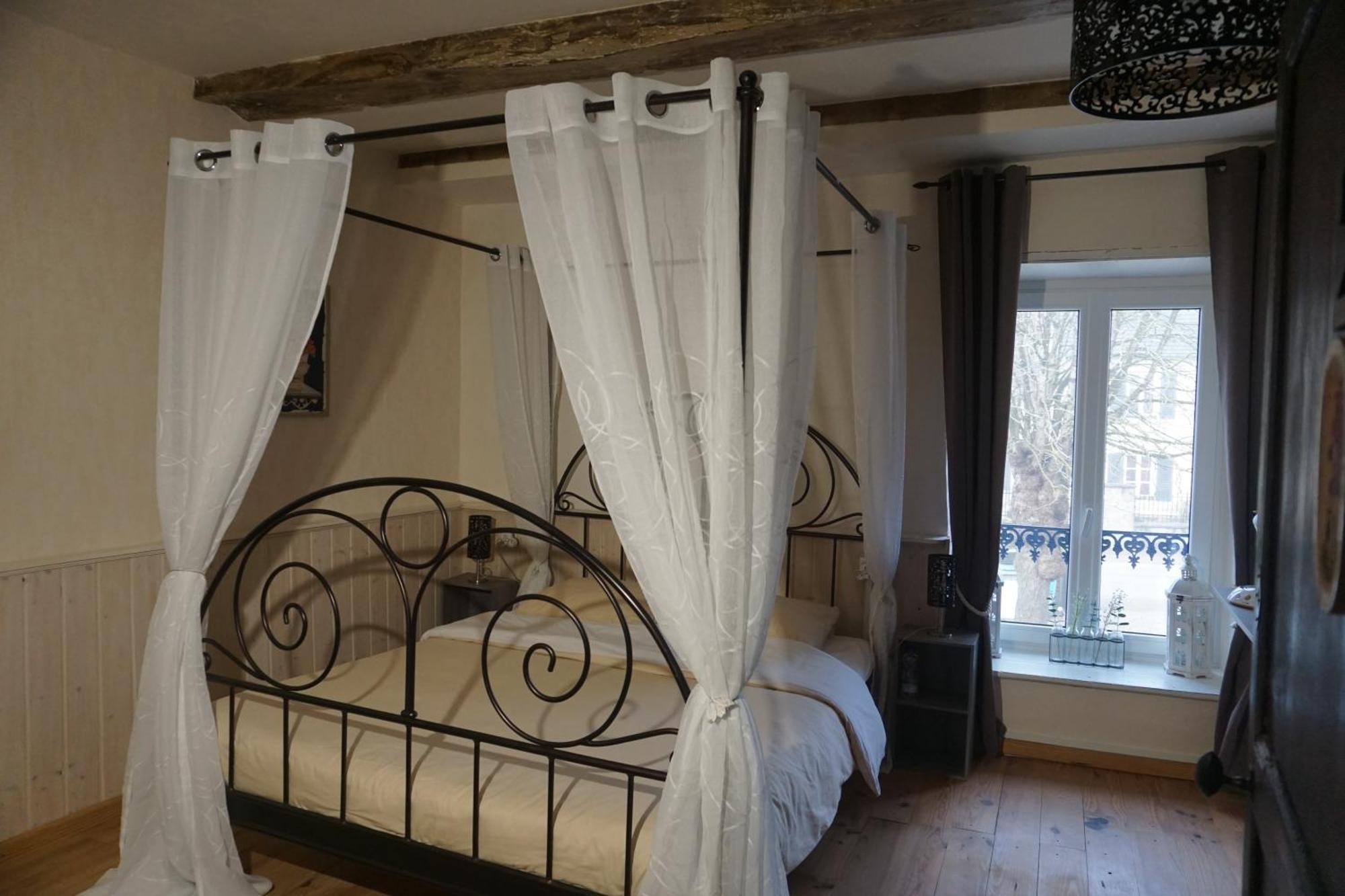 Chambre D'Hotes Juste-Confortable Fleurey-les-Lavoncourt Luaran gambar