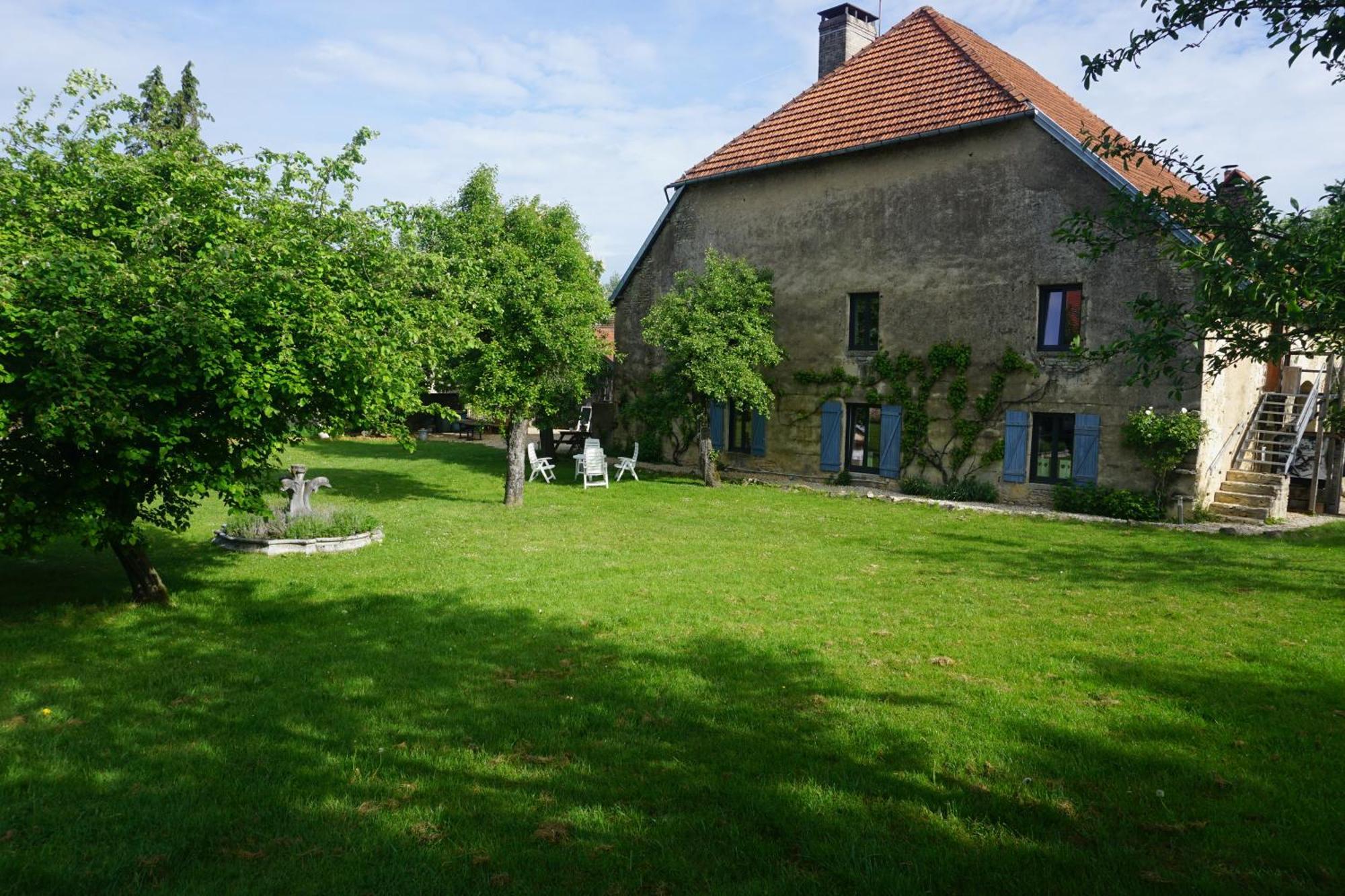 Chambre D'Hotes Juste-Confortable Fleurey-les-Lavoncourt Luaran gambar
